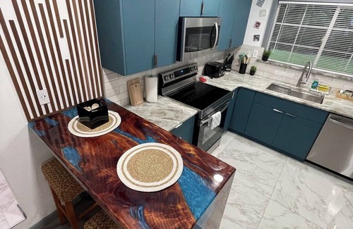 Crystal River House | Modern 2-bedroom waterfront home near Manatee Haven with kayaks