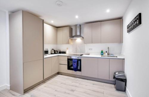 Camberley Apartment | Modern 2 Bedrooms Apartment 01 Town Centre Camberley