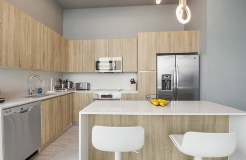Northeast Miami Apartment | Modern 2 BR w/pool/parking in MIA DESIGN DISTRICT