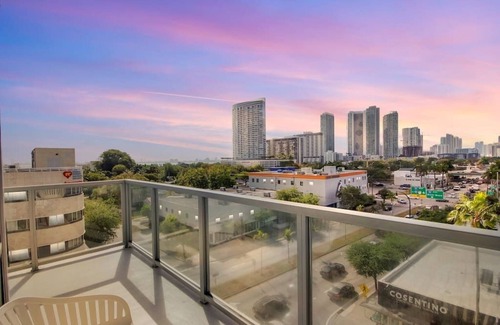 Northeast Miami Apartment | Modern 2 BR w/pool/parking in MIA DESIGN DISTRICT