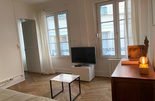 Ternes Apartment | Modern 2-room apartment Avenue des Ternes