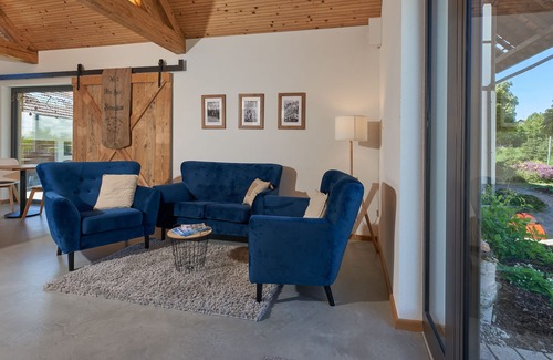 Bitzenhofen Apartment | Modern 2-room country house vacation apartment