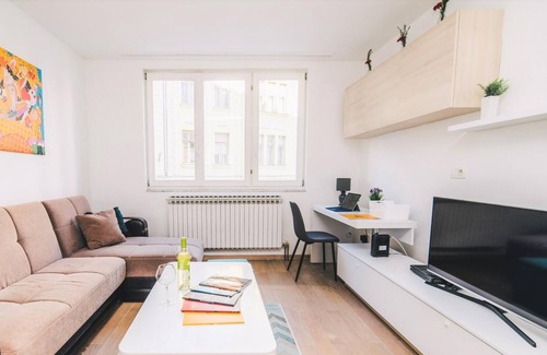 Old Town Apartment | Modern 2bdr Apartment-cathedral View-best Location