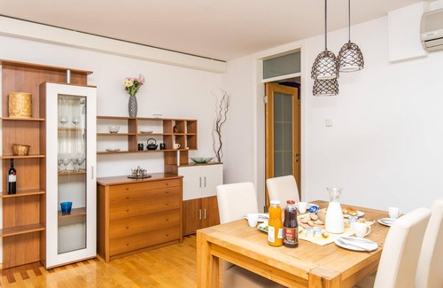 Old Town Apartment | Modern 2bdr Apartment in the Center- Free Parking