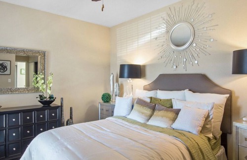 Woodlawn Apartment | Modern 2bed 2bath