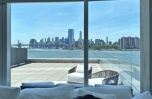 Williamsburg Apartment | "Modern 2BR/2BA Apartment - With Williamsburg Bridge Views, NYC!"