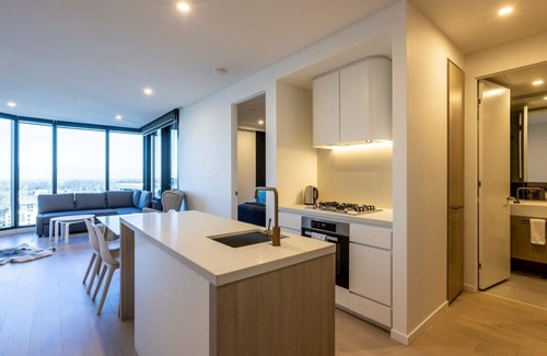 Glen Waverley Apartment | Modern 2BR Abode with Balcony View & Gym Access