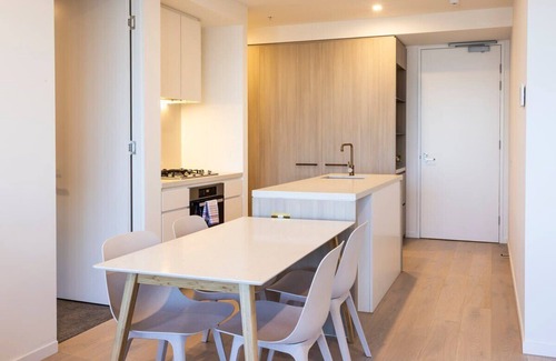 Glen Waverley Apartment | Modern 2BR Abode with Balcony View & Gym Access