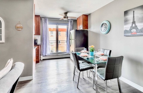 Rosedale Apartment | Modern 2BR - King Bed Apartment - PRIME Location!