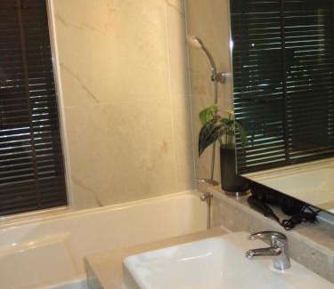 Chang Khlan Apartment | Modern 2BR Penthouse Astra 181Sqm with Panoramic Views in Central Chiang Mai