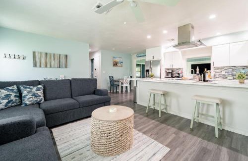 Port Charlotte House | Modern 2BR with Backyard near Beach & Harbor