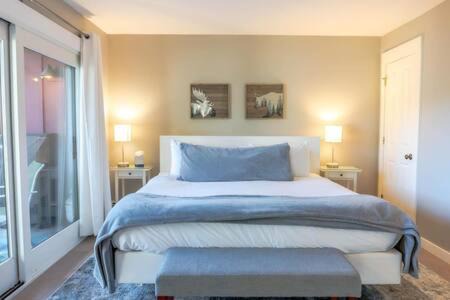 Historic District House | Modern 3 BDR Heart of Downtown Walk Everywhere