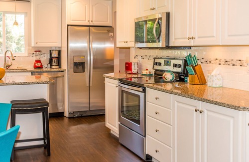 Salt Lake City House | Modern 3 bed, 2 bath home MINUTES from resorts and SLC. Great for families!