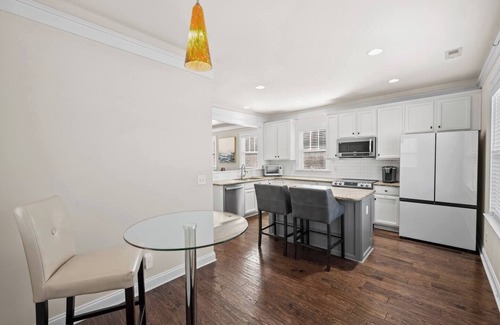 Wesley Heights House | Modern 3 Bed 3.5 Bath in uptown Charlotte in the heart of it all.