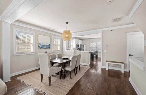 Wesley Heights House | Modern 3 Bed 3.5 Bath in uptown Charlotte in the heart of it all.