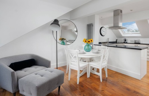 Plymouth Apartment | Modern 3 Bed Apartment - Parking