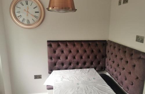 Queens Quarter House | Modern 3-bed home in ideal location with 2 parking spaces