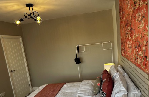 Bloxwich House | Modern 3 Bed Home Located in Solihull Located Near Birmingham Airport/nec