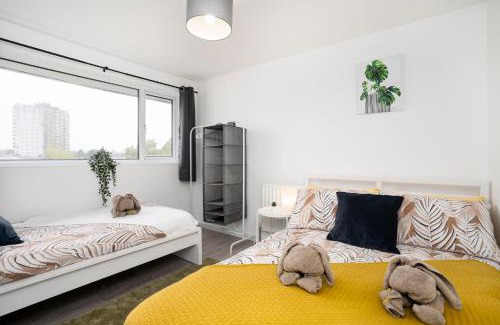 Lincoln Apartment | Modern 3 Bed House-Free Parking