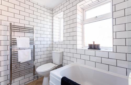 Newcastle-upon-Tyne House | Modern 3-bed House Parking & Family & Friends