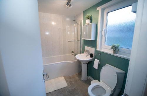 Galashiels Apartment | Modern 3 Bed Terrace