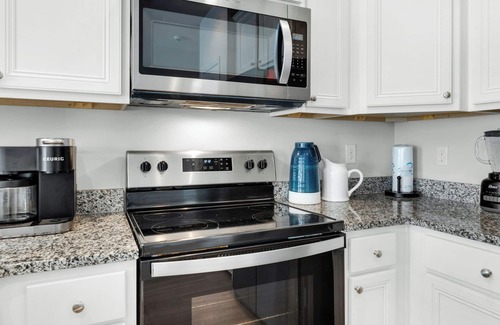 Thomas Drive House | Modern 3-bedroom Townhouse Minutes From the Beach!