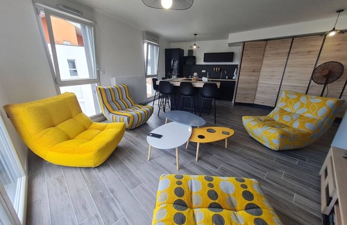 Saint-Pierre - Rene II - Bonsecours Apartment | Modern 3-bedroom apartment with canal view, parking and internet in Nancy