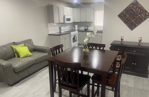Sunrise Manor House | Modern 3 Bedroom Home with Pac-Man Arcade Fun!