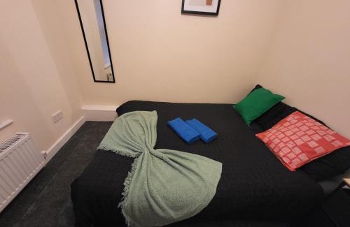 Sheffield Apartment | Modern 3-Bedroom House w Private Parking