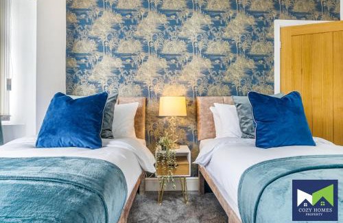 Hall Green House | Modern 3 Bedroom House with Ample Parking, Garden, Suitable for Families and Contractors, near Solihull, NEC, HS2