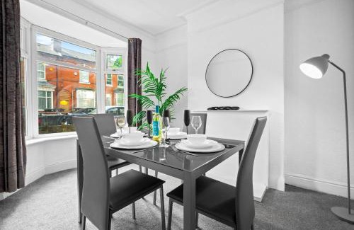 Acocks Green House | Modern 3 Bedroom House - Parking - Garden - Excellent Location - Top Rated - 181A