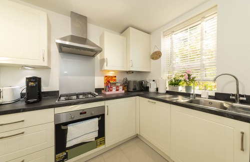 Langley Marish House | Modern 3 bedroom House, Langley Slough