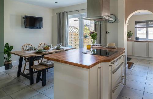 Llanrwst House | Modern 3 bedroom house Llanrwst less than a 5 minute drive from Zip World Forest