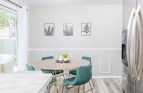Menasha House | Modern 3 Bedroom Living