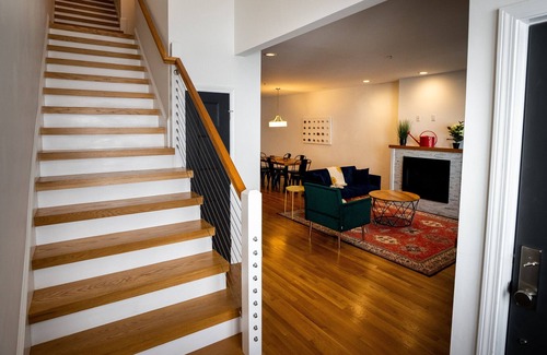 Porter Square House | Modern 3 Bedroom Porter Square Townhouse Near Harvard w/ Parking