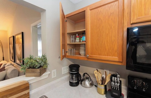 Oakdale House | Modern 3 Bedroom with 5 beds, Firepit only 10 minutes from Uptown CLT
