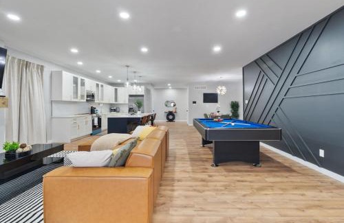 Near Eastside House | Modern 3-Br Retreat Downtwn Indy