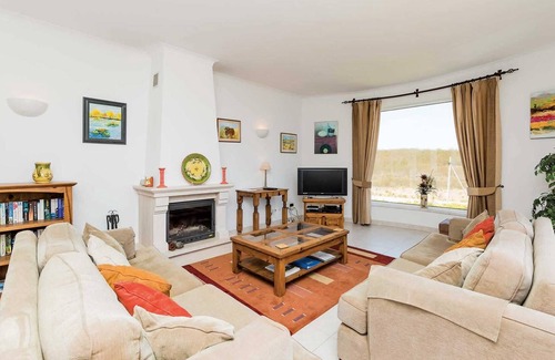 Budens Villa | Modern 3 bed villa with private pool.