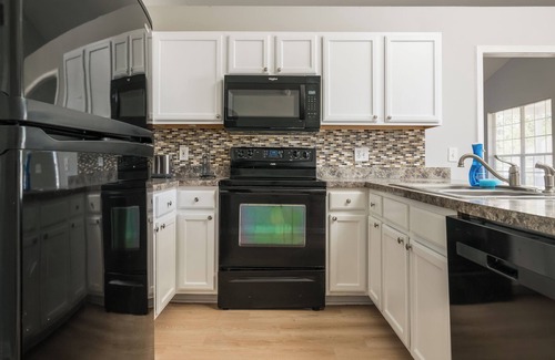 Huntcliff House | Modern 3BA w/Stunning Amenities