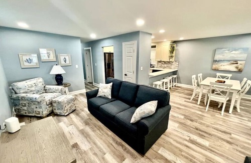 Anglesea House | Modern 3BR, 2BA, w/Outdoor TV
