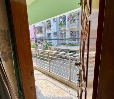 Basundhara Residential Area Apartment | Modern 3BR, AC, WI-FI, Comfort