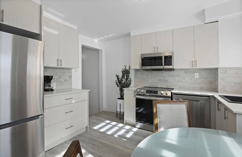 Sainte-Marie Apartment | Modern 3BR Gem in Montreal's Gay Village, Perfect for Exploring the City