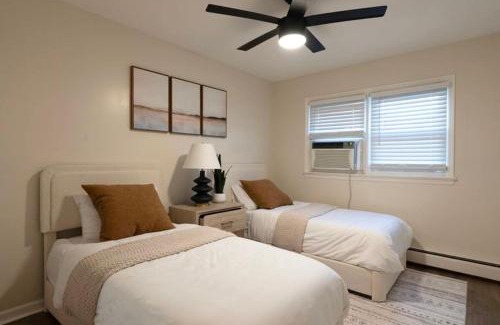 Kearny Apartment | Modern 3BR Near EWR, Parking, 25 Min NYC