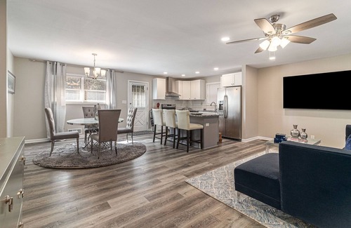 Church Street House | Modern 3BR Retreat with Huge Yard & Grill - Sleeps 8 close to ATL Airport