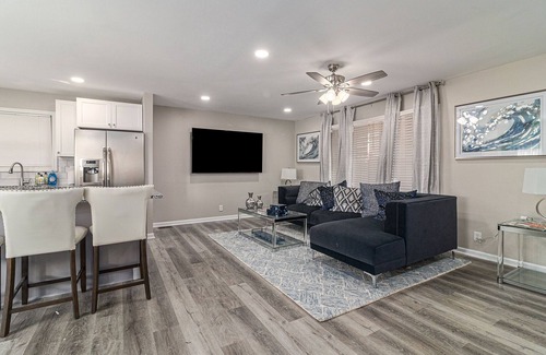 Church Street House | Modern 3BR Retreat with Huge Yard & Grill - Sleeps 8 close to ATL Airport