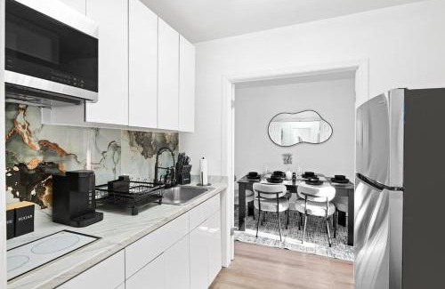 West New York Apartment | Modern 3BR Stay - Up to 7 Guests - 20 Mins to NYC