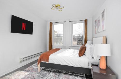 West New York Apartment | Modern 3BR Stay - Up to 7 Guests - 20 Mins to NYC