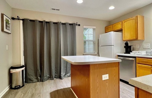 Harwood Lane Condo | Modern 3BR Townhome - Whitewater Center + Roku TVs