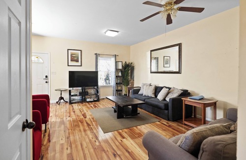 Nauck House | ★Modern 3BR Townhouse minutes from Washington, DC★