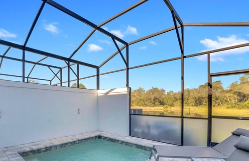 Four Corners House | Modern 3BR Townhouse With Pool Near Disney
